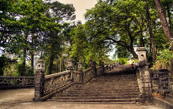 ve-thua-thien-hue-nen-di-dau