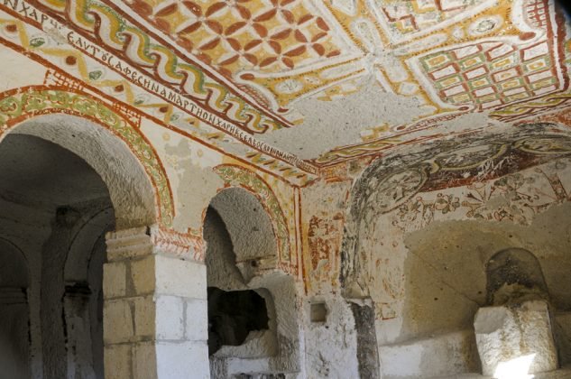 cappadocia-thanh-dia-trong-hang-da