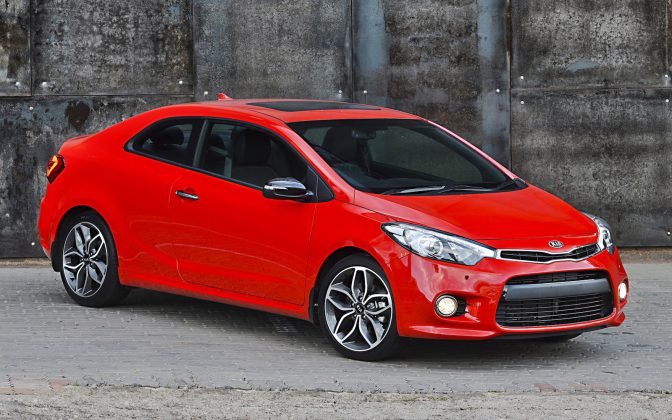 gia-xe-oto-hom-nay-194-so-sanh-hyundai-elantra-sport-2018-voi-cerato-koup-corolla-altis-2018-va-honda-civic