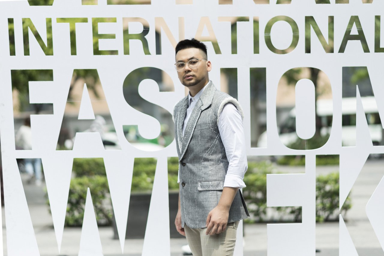 hoa-hau-hhen-nie-chiem-song-hoan-toan-tai-su-kien-the-best-street-style