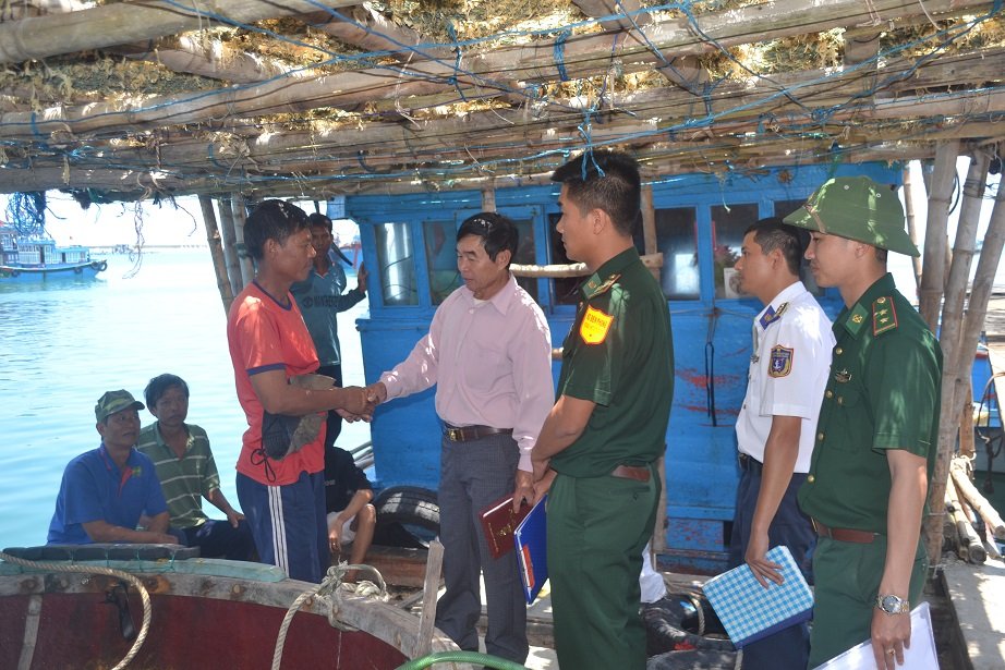 ngu-dan-huyen-dao-ly-son-lien-tiep-to-bi-tau-trung-quoc-tan-cong-cuop-tai-san