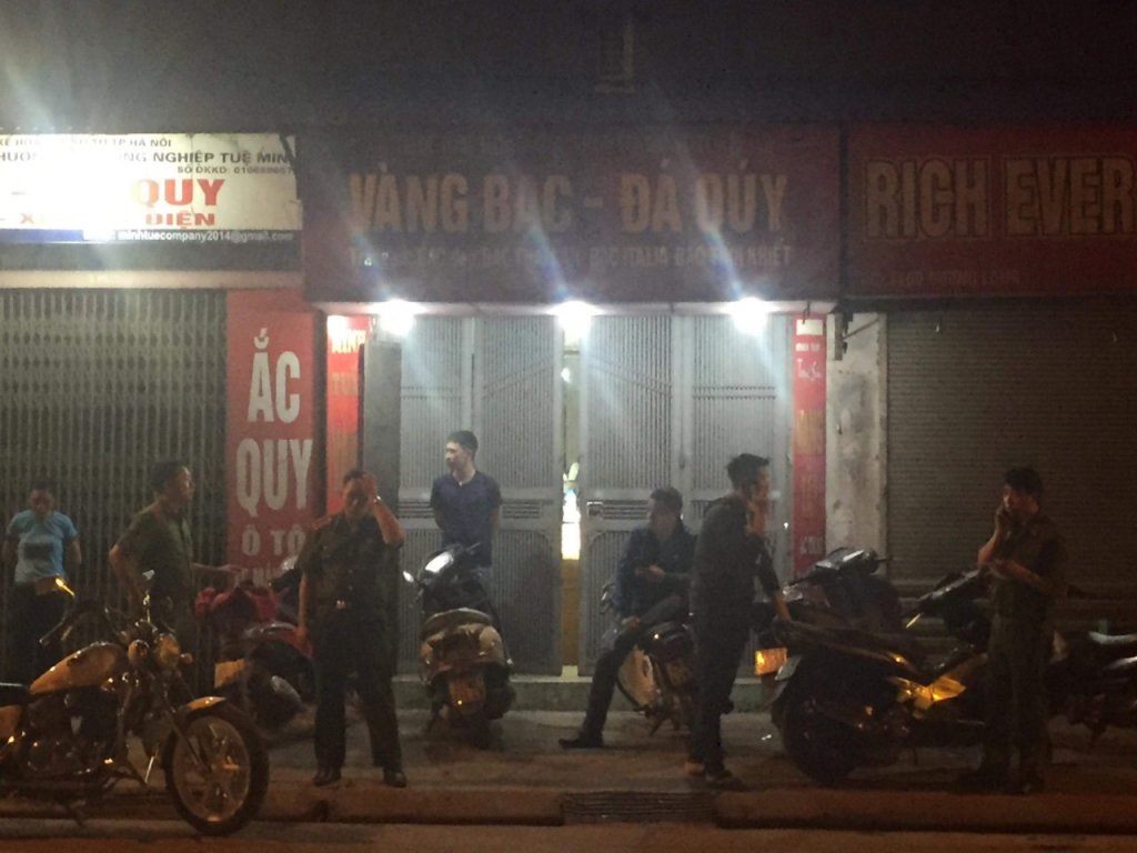 nong-dung-sung-cuop-tiem-vang-tao-ton-o-ha-noi