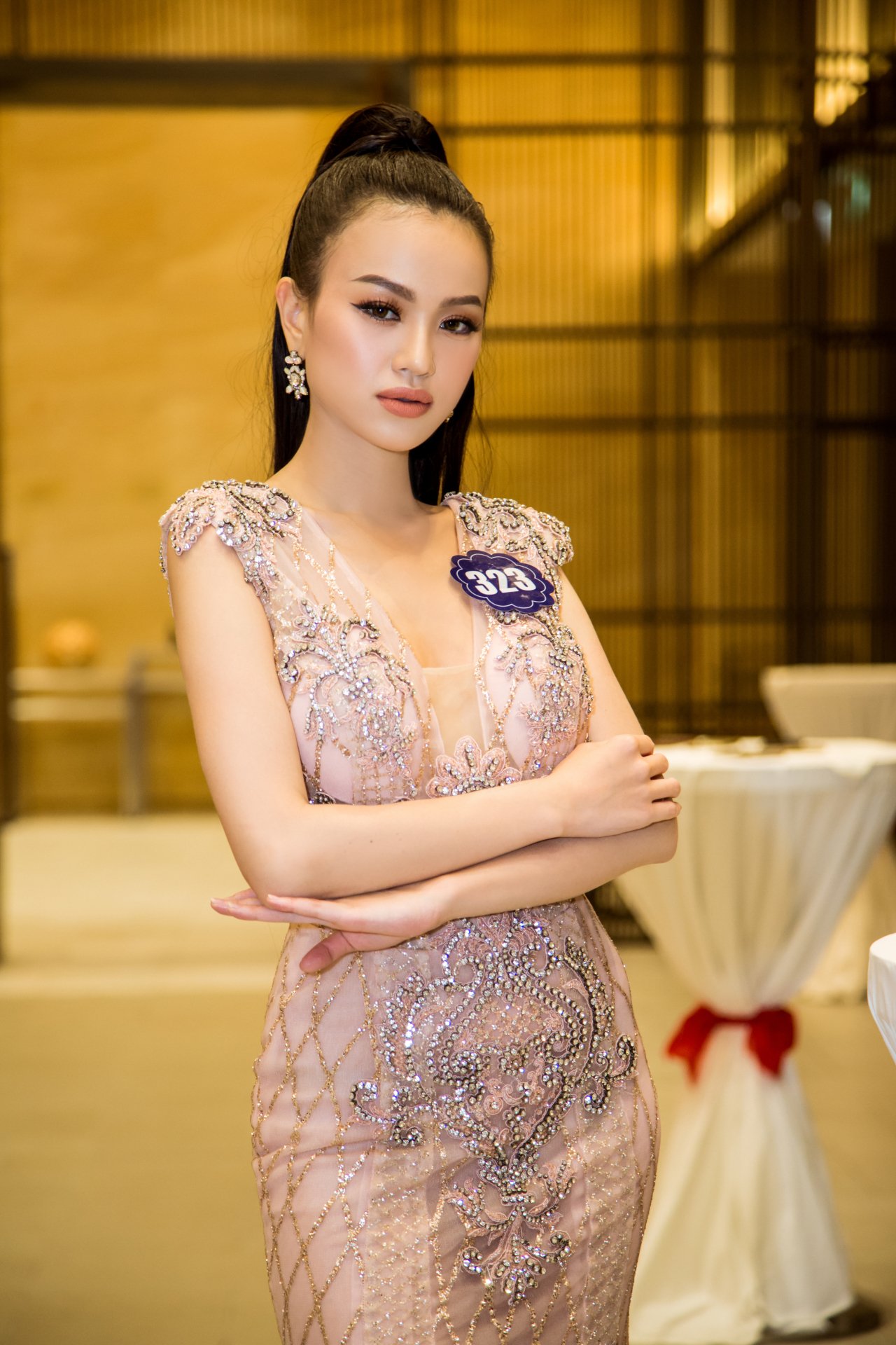 ngo-lo-tin-don-kem-sac-top-40-hoa-hau-bien-viet-nam-toan-cau-xuat-hien-rang-ro-va-noi-bat