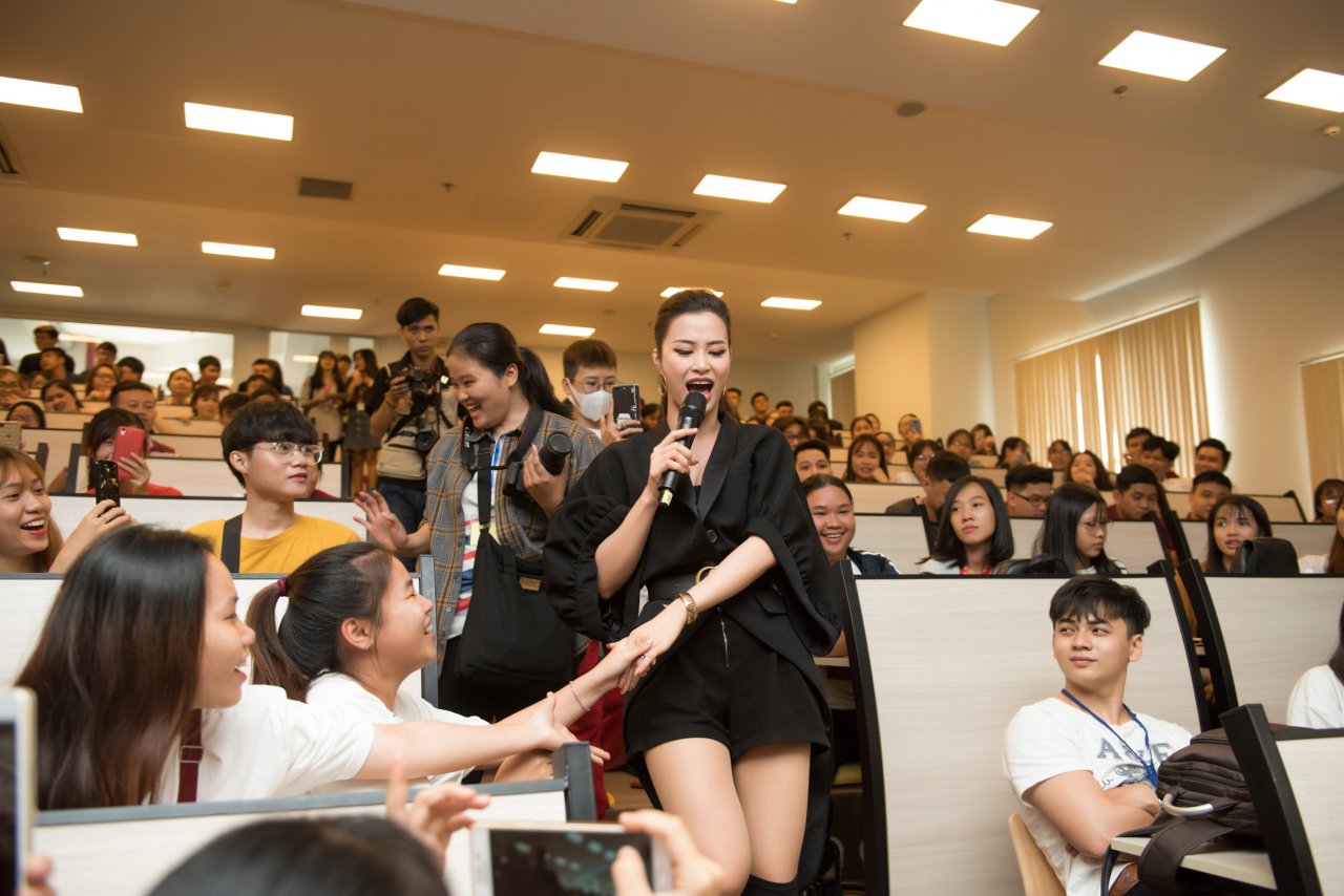 showbiz-24h-a-hau-nguyen-loan-dinh-nghi-van-don-mong-quan-quan-nam-anh-lua-la-trong-giac-mo-cua-da