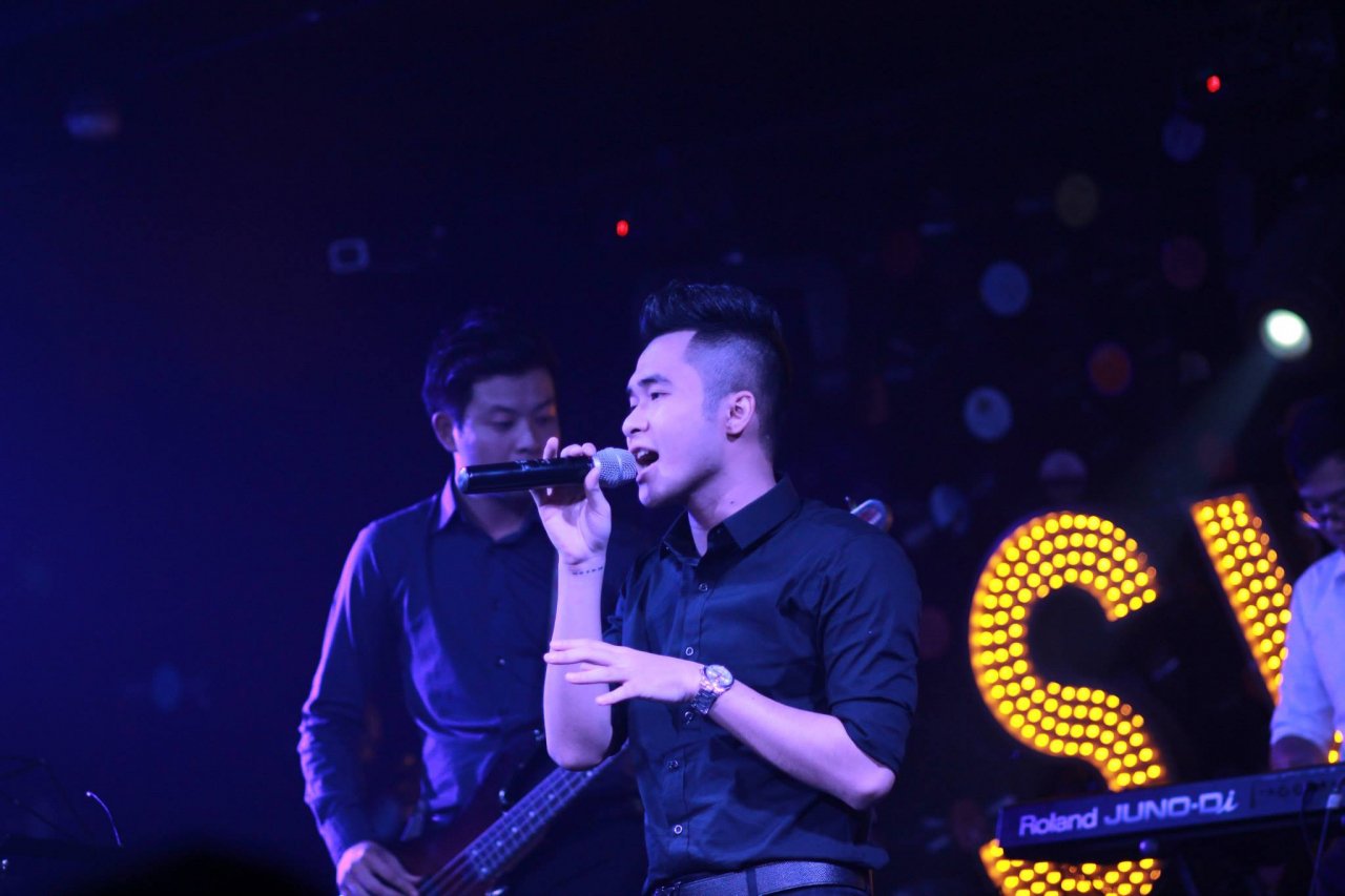 tuan-phong-sau-vi-mat-di-anh-mat-troi-thich-hop-tac-voi-toc-tien-noo-phuoc-thinh