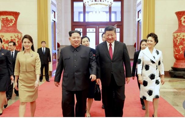 vi-sao-toi-gio-vo-kim-jong-un-moi-duoc-goi-la-de-nhat-phu-nhan
