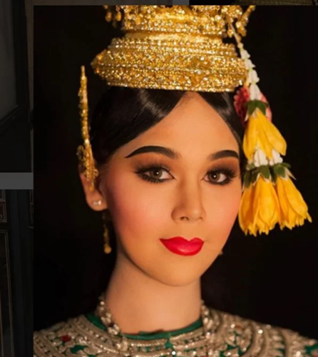 Dân mạng truy tìm cô nàng chuyển giới siêu xinh của Thái Lan