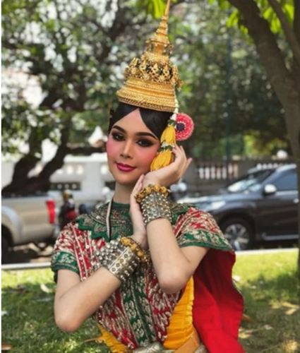 Dân mạng truy tìm cô nàng chuyển giới siêu xinh của Thái Lan