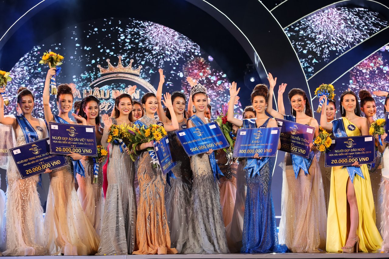 kho-roi-mat-truoc-nhan-sac-xinh-dep-cua-tan-hoa-hau-bien-viet-nam-toan-cau-2018