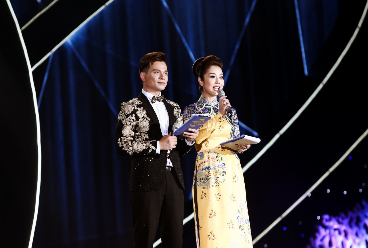 kho-roi-mat-truoc-nhan-sac-xinh-dep-cua-tan-hoa-hau-bien-viet-nam-toan-cau-2018