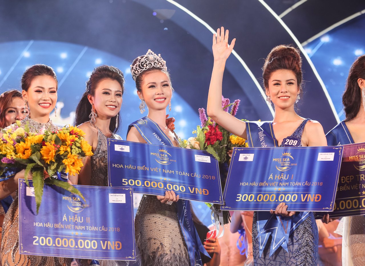 kho-roi-mat-truoc-nhan-sac-xinh-dep-cua-tan-hoa-hau-bien-viet-nam-toan-cau-2018