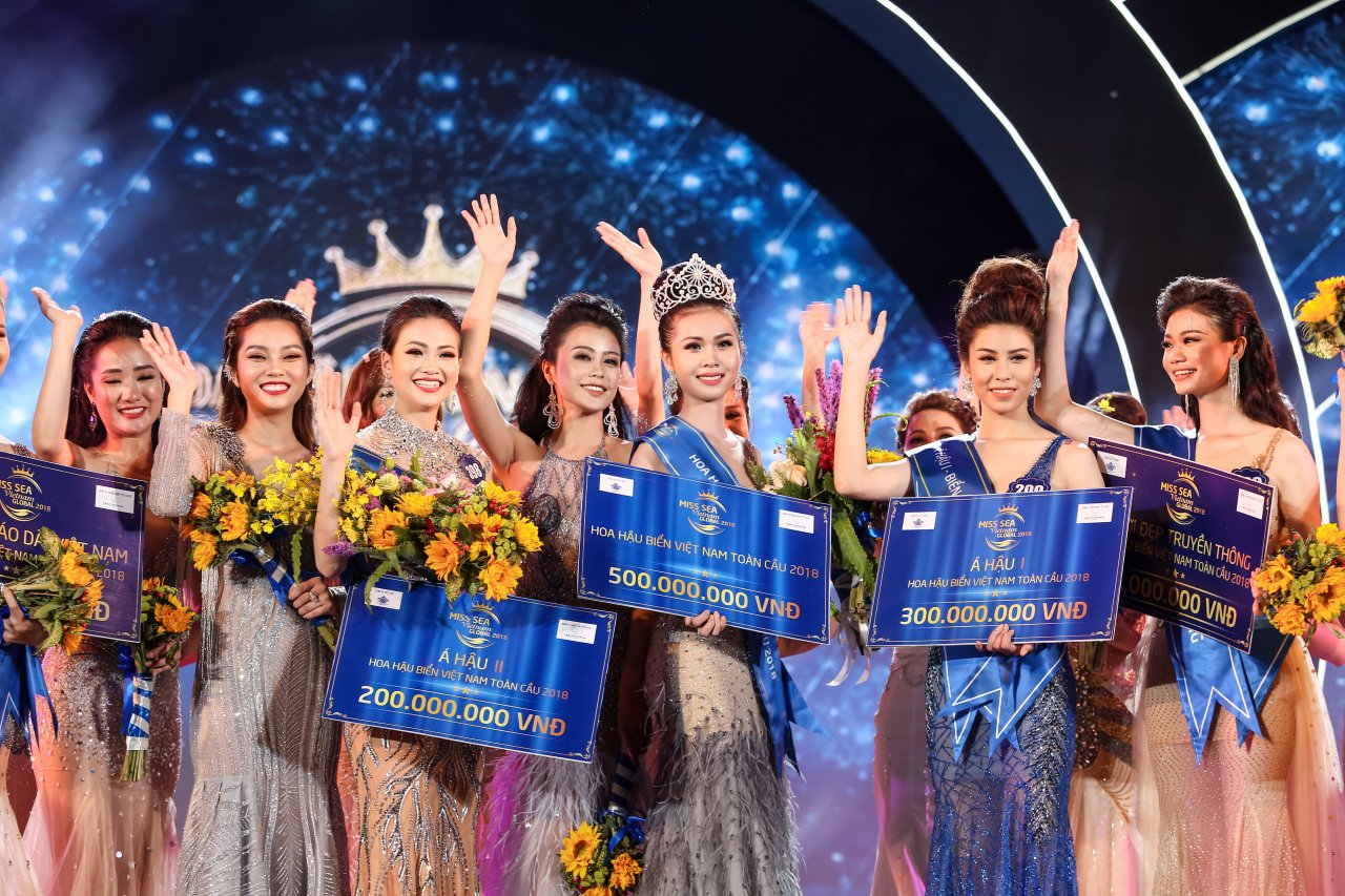 kho-roi-mat-truoc-nhan-sac-xinh-dep-cua-tan-hoa-hau-bien-viet-nam-toan-cau-2018