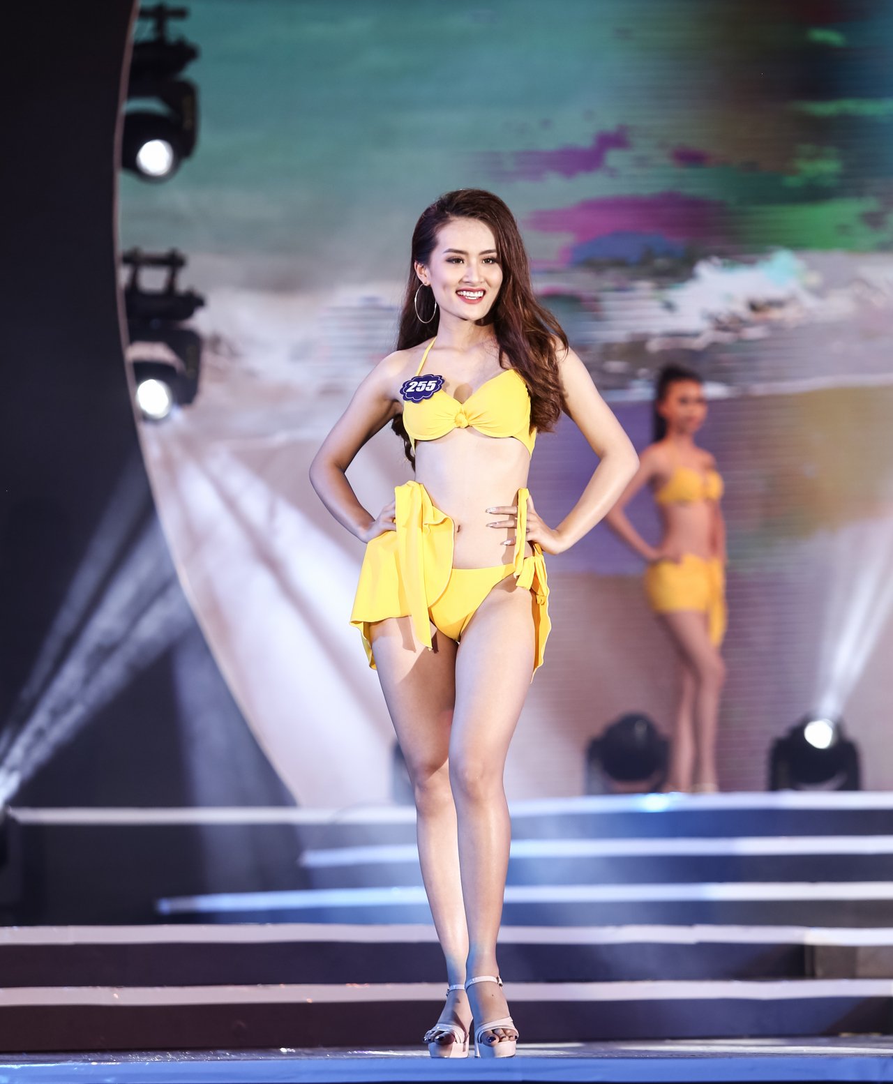 kho-roi-mat-truoc-nhan-sac-xinh-dep-cua-tan-hoa-hau-bien-viet-nam-toan-cau-2018