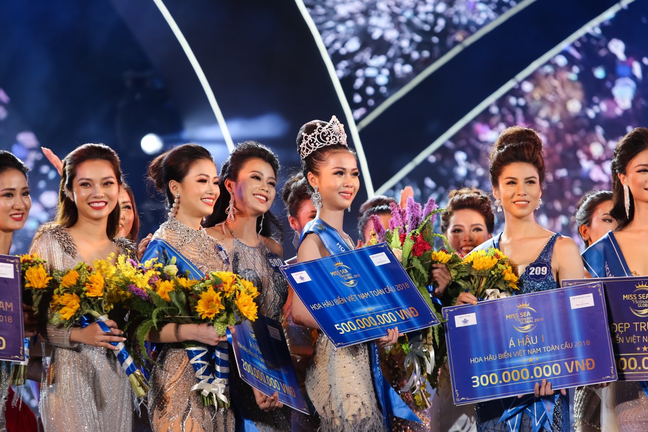 kho-roi-mat-truoc-nhan-sac-xinh-dep-cua-tan-hoa-hau-bien-viet-nam-toan-cau-2018