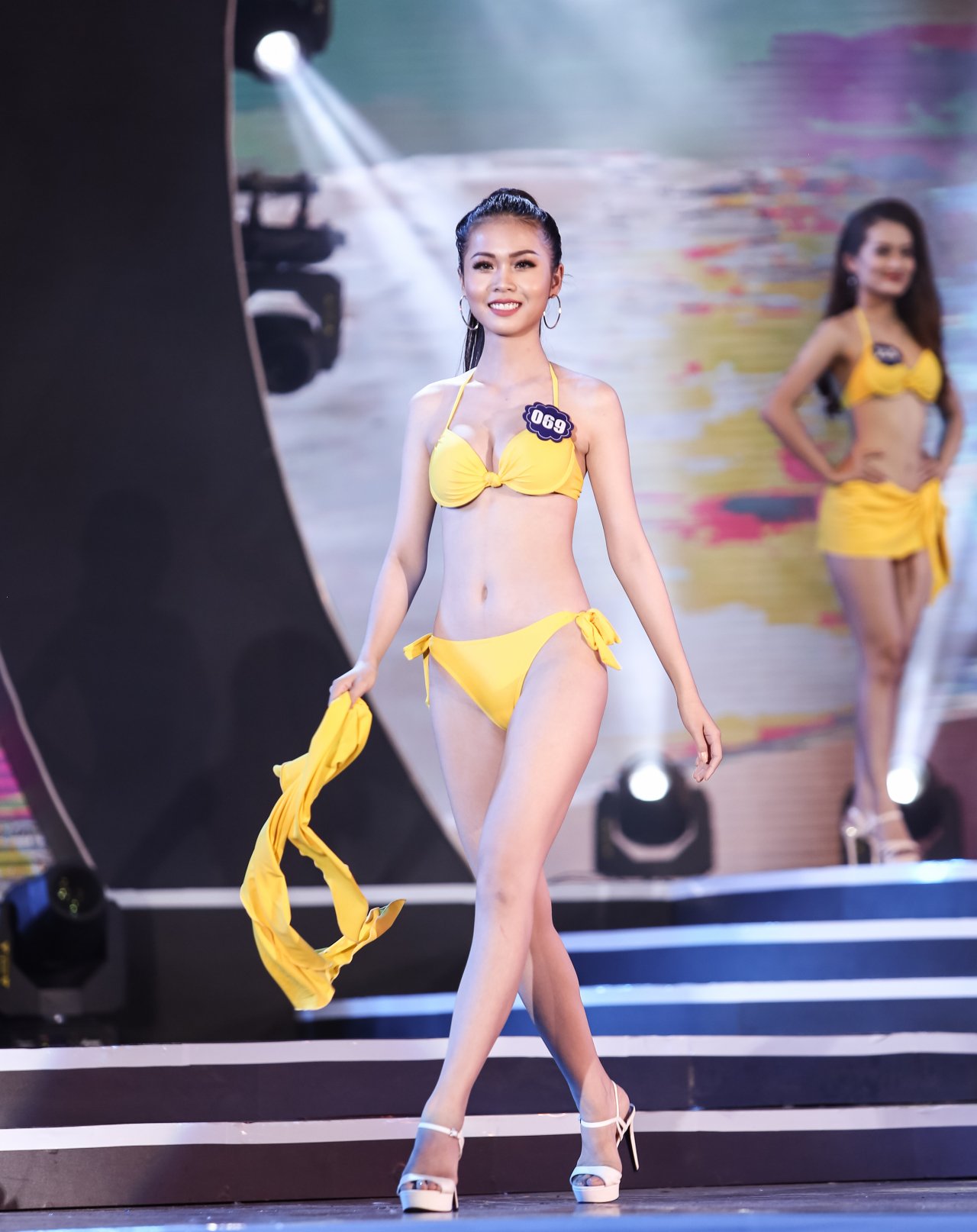 kho-roi-mat-truoc-nhan-sac-xinh-dep-cua-tan-hoa-hau-bien-viet-nam-toan-cau-2018