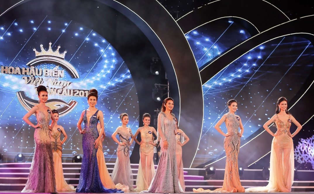 moi-dang-quang-tan-hoa-hau-bien-viet-nam-toan-cau-2018-gay-tranh-cai-vi-phan-thi-ung-xu-chua-thuyet-phuc