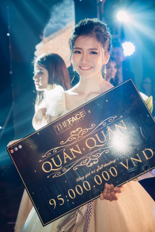 Nhan sắc ngọt ngào của hoa khôi ĐH Luật Hà Nội