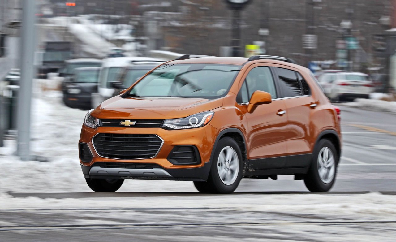 gia-xe-oto-hom-nay-234-so-sanh-ford-ecospor-2018-voi-chevrolet-trax-va-suzuki-vitara