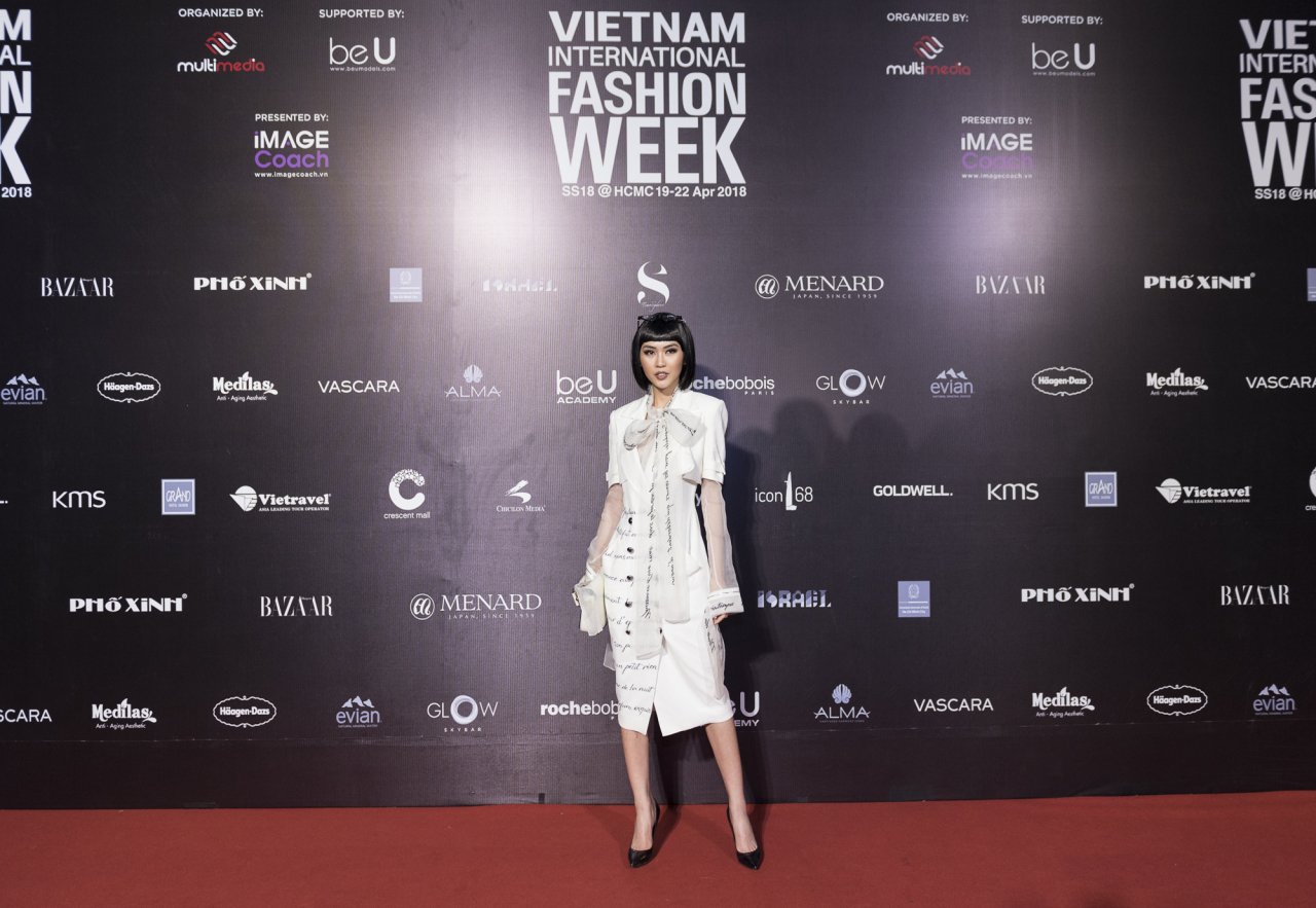 tham-do-fashion-week-zero-9-bat-ngo-xuat-hien-duc-phuc-dat-cho-con-tieu-chau-nhu-quynh-chiem-spotlight-khi-hoa-nang-tien-ca