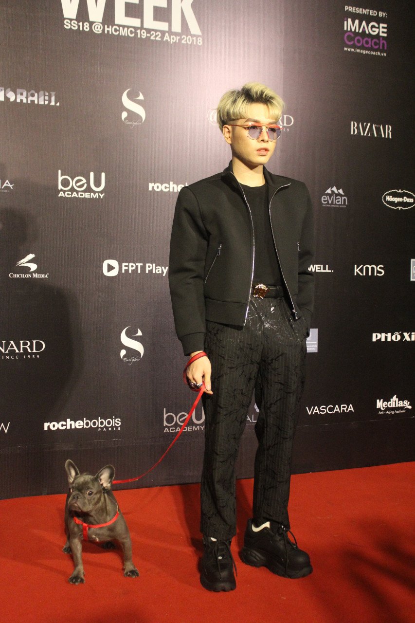 tham-do-fashion-week-zero-9-bat-ngo-xuat-hien-duc-phuc-dat-cho-con-tieu-chau-nhu-quynh-chiem-spotlight-khi-hoa-nang-tien-ca