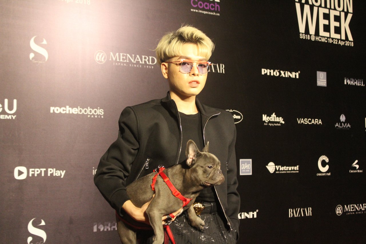 tham-do-fashion-week-zero-9-bat-ngo-xuat-hien-duc-phuc-dat-cho-con-tieu-chau-nhu-quynh-chiem-spotlight-khi-hoa-nang-tien-ca