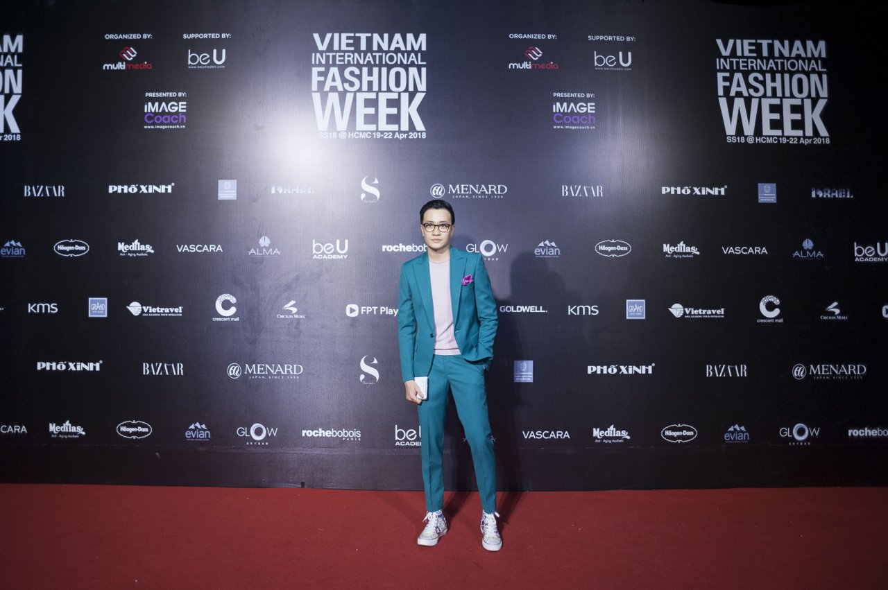 tham-do-fashion-week-zero-9-bat-ngo-xuat-hien-duc-phuc-dat-cho-con-tieu-chau-nhu-quynh-chiem-spotlight-khi-hoa-nang-tien-ca