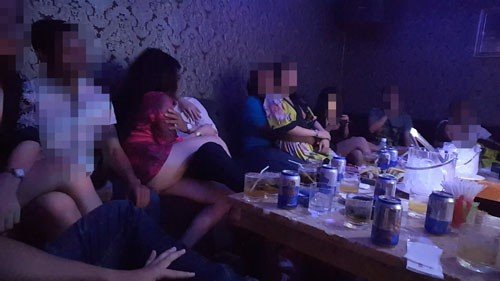 Điều tra: Thác loạn bên trong các nhà hàng khu trung tâm Sài Gòn
