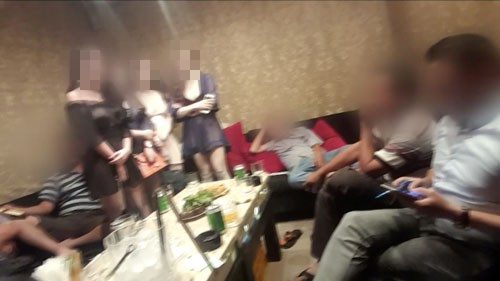 Điều tra: Thác loạn bên trong các nhà hàng khu trung tâm Sài Gòn