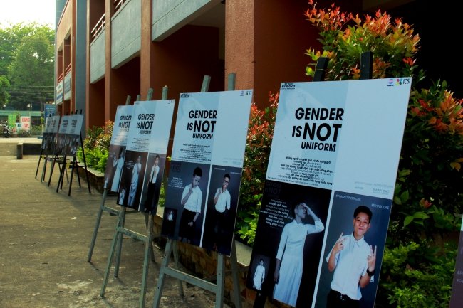 da-nang-trien-lam-anh-ve-chu-de-lgbt-thu-hut-nhieu-sinh-vien