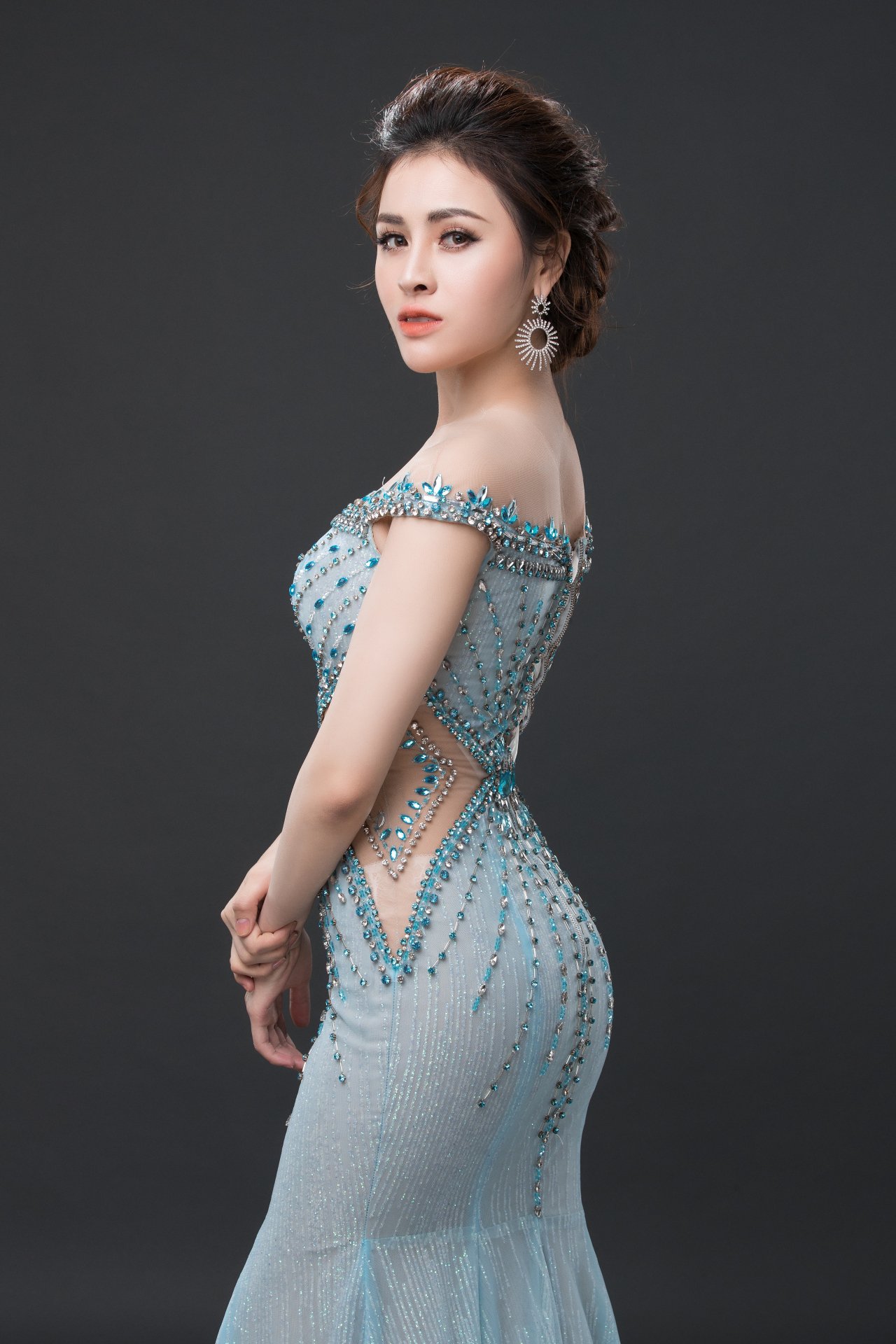 lien-tiep-vuot-mat-nhieu-doi-thu-dang-gom-thu-dung-dang-di-mot-hanh-trinh-an-tuong-tai-miss-eco-international