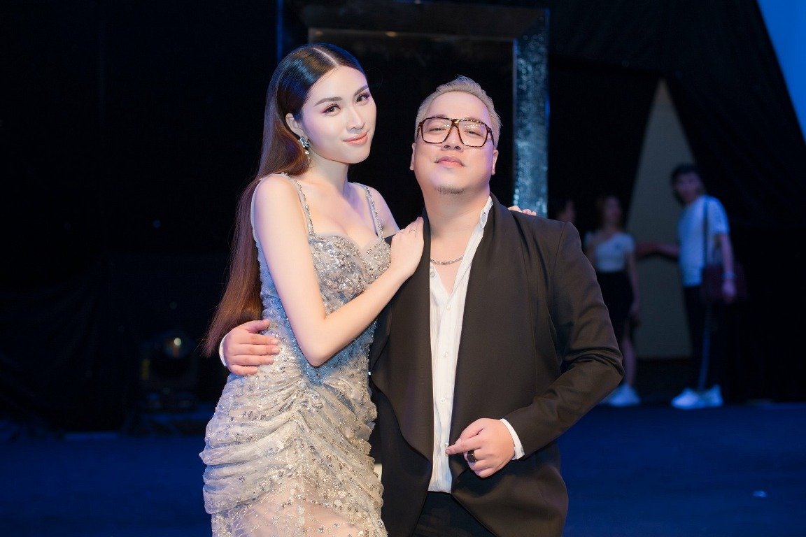 mc-thanh-thanh-huyen-dan-chuong-trinh-tu-nam-11-tuoi-can-quet-hang-loat-show-thoi-trang-danh-gia