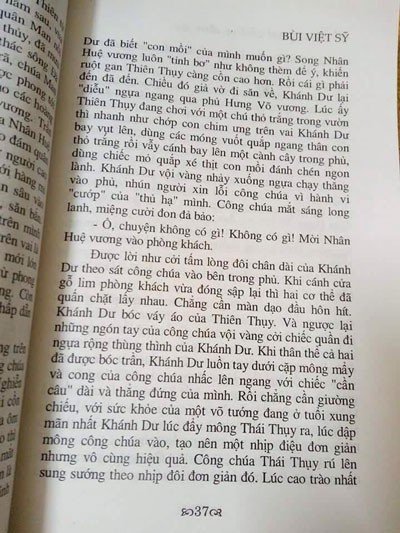 tieu-thuyet-lich-su-doat-giai-c-quoc-gia-bi-phan-ung-vi-qua-tho-tuc-nguoi-cham-xin-rut-kinh-nghiem