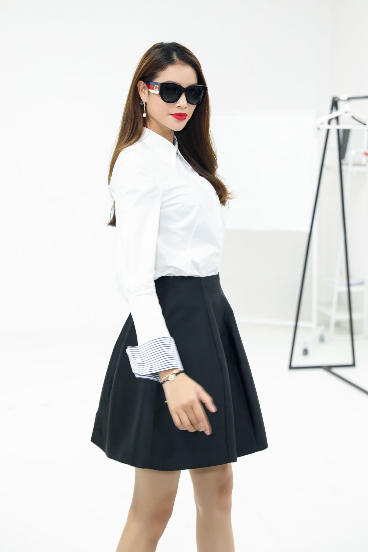 vang-bong-tai-tuan-le-thoi-trang-pham-huong-tu-to-chuc-show-rieng-va-thi-pham-lai-man-catwalk-huyen-thoai