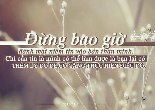 ban-dang-song-hay-dang-ton-tai
