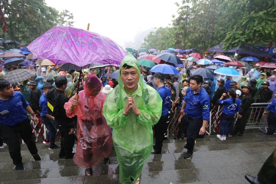 nhung-hinh-anh-dau-tien-trong-sang-som-ngay-gio-to-hung-vuong-2018