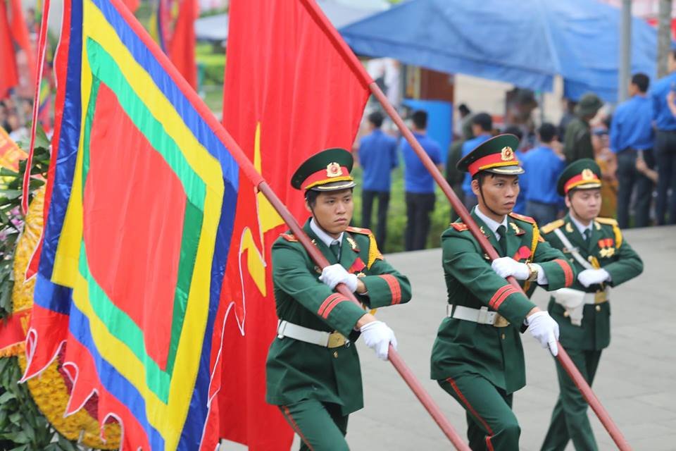 nhung-hinh-anh-dau-tien-trong-sang-som-ngay-gio-to-hung-vuong-2018