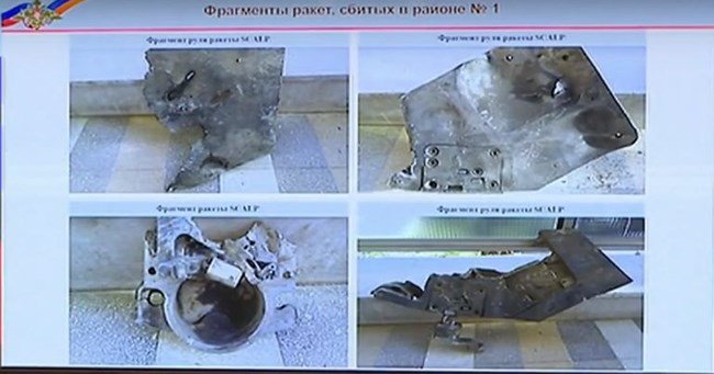 Nga trưng các “vật chứng” bắn rơi tên lửa Mỹ ở Syria, Tomahawk bị “bắt sống” về tới Moscow