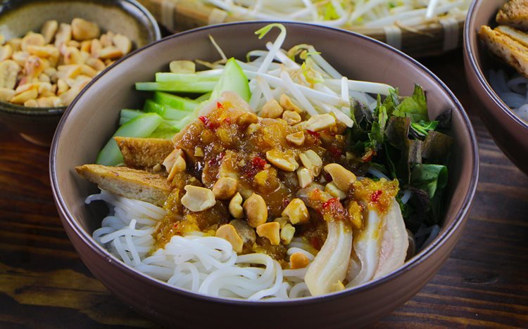 ve-da-nang-nen-an-gi