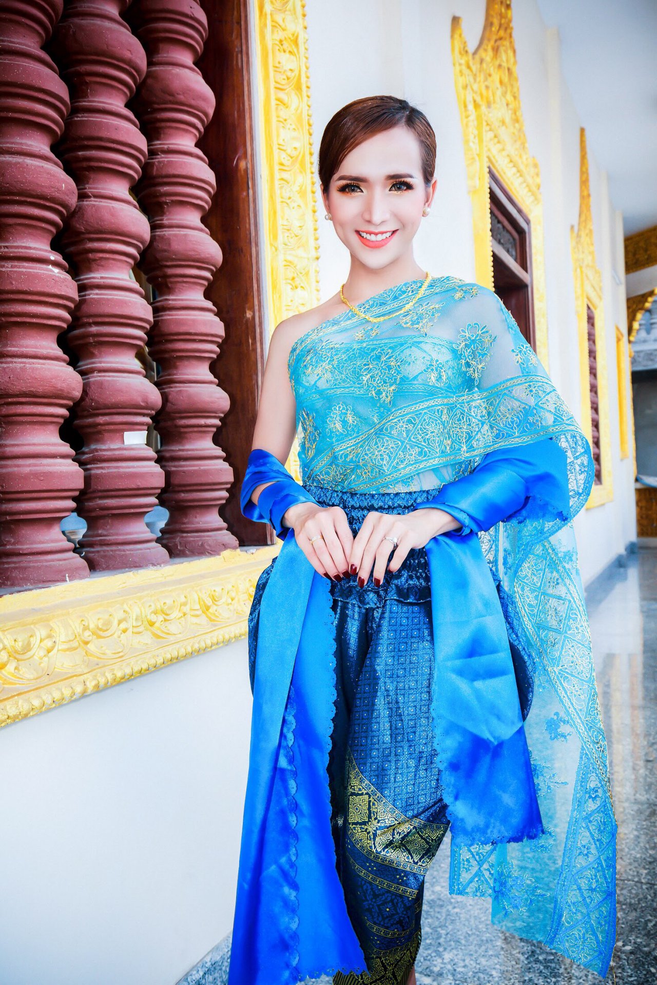 tung-anh-dep-xuat-sac-hot-girl-chuyen-gioi-tran-doan-con-bat-mi-mong-muon-tang-nha-cho-nguoi-ngheo