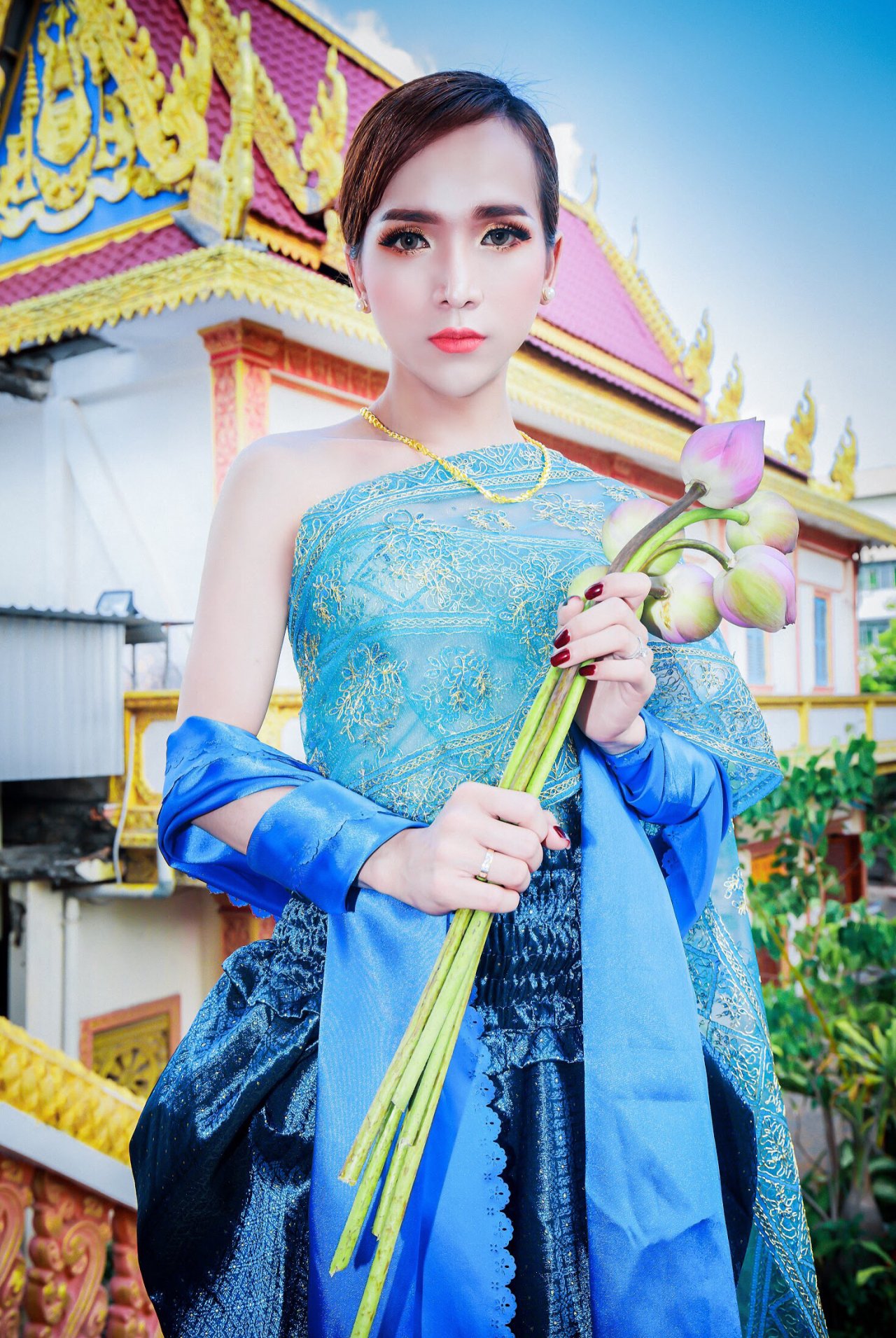 tung-anh-dep-xuat-sac-hot-girl-chuyen-gioi-tran-doan-con-bat-mi-mong-muon-tang-nha-cho-nguoi-ngheo