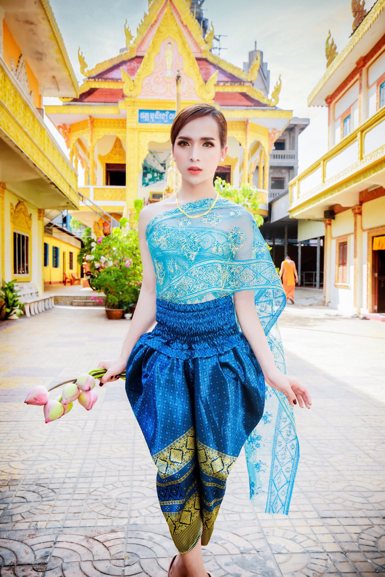 tung-anh-dep-xuat-sac-hot-girl-chuyen-gioi-tran-doan-con-bat-mi-mong-muon-tang-nha-cho-nguoi-ngheo