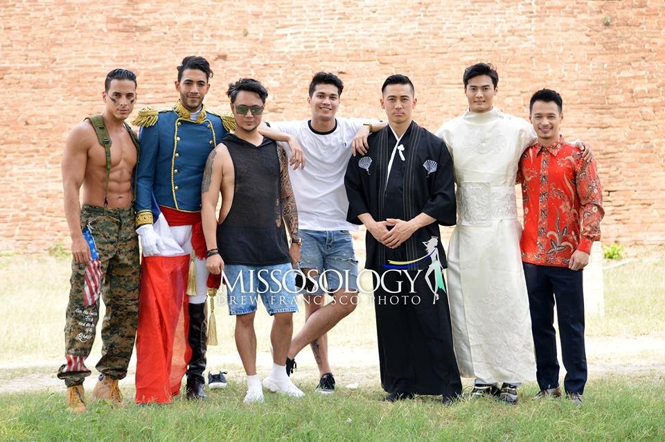 mister-international-loat-khoanh-khac-sieu-tinh-cam-cua-dai-dien-nhat-ban-va-han-quoc-khien-dan-mang-viet-dieu-dung