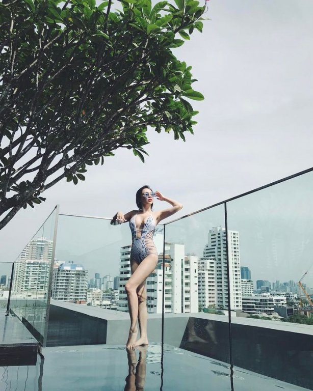 my-nhan-viet-thi-nhau-dien-bikini-nong-bong-chao-he