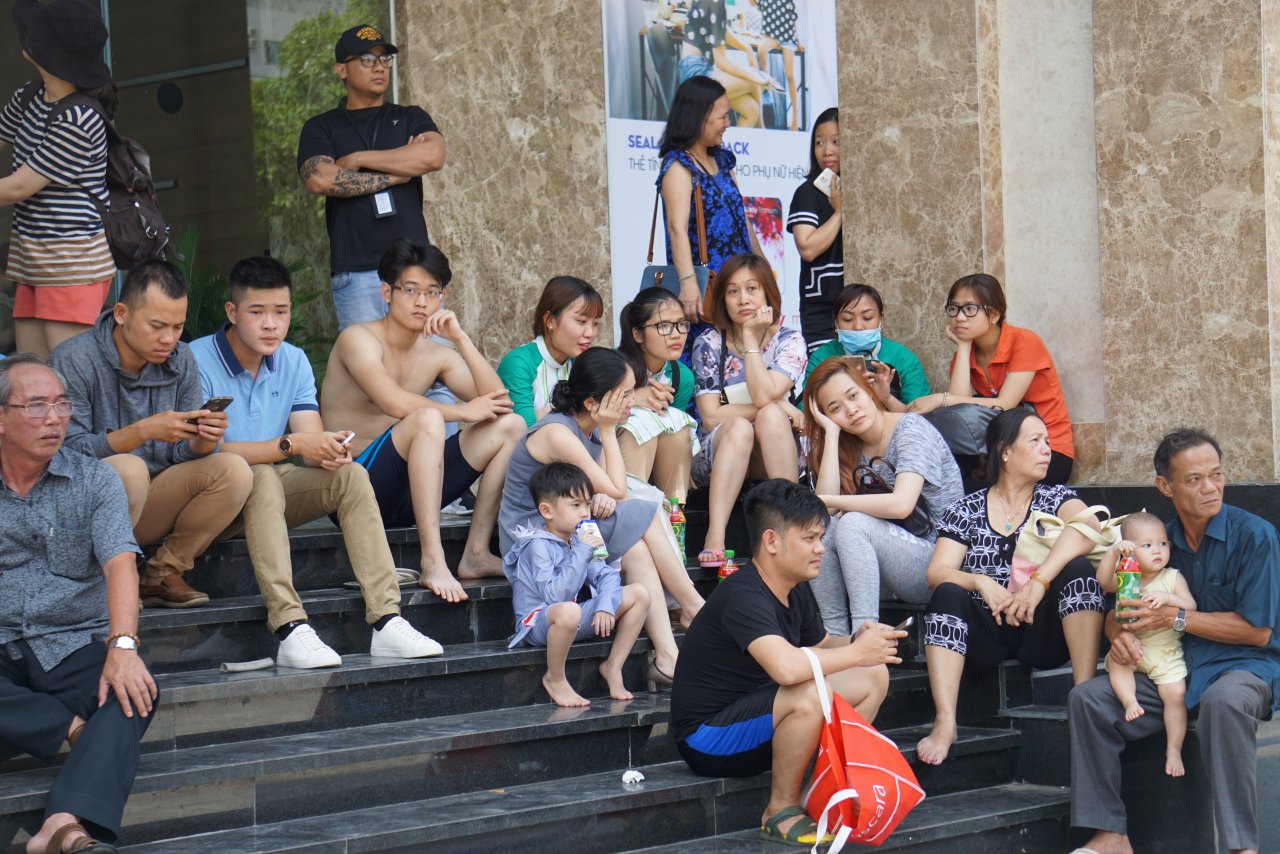 chung-cu-cao-cap-fhome-o-da-nang-phat-hoa-hang-tram-nguoi-thao-chay