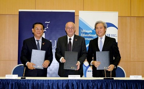 Thủ tướng khích lệ sinh viên Việt Nam ở Singapore tiên phong khởi nghiệp