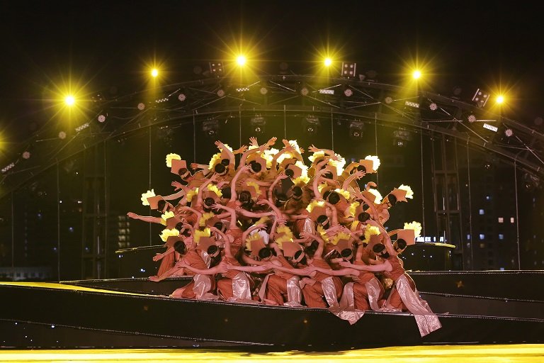 dai-tiec-phao-hoa-ben-song-han-chinh-thuc-khai-mac
