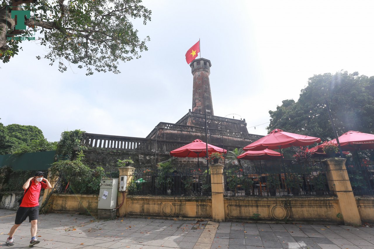 ha-noi-ruc-ro-co-hoa-chao-don-ngay-non-song-thong-nhat
