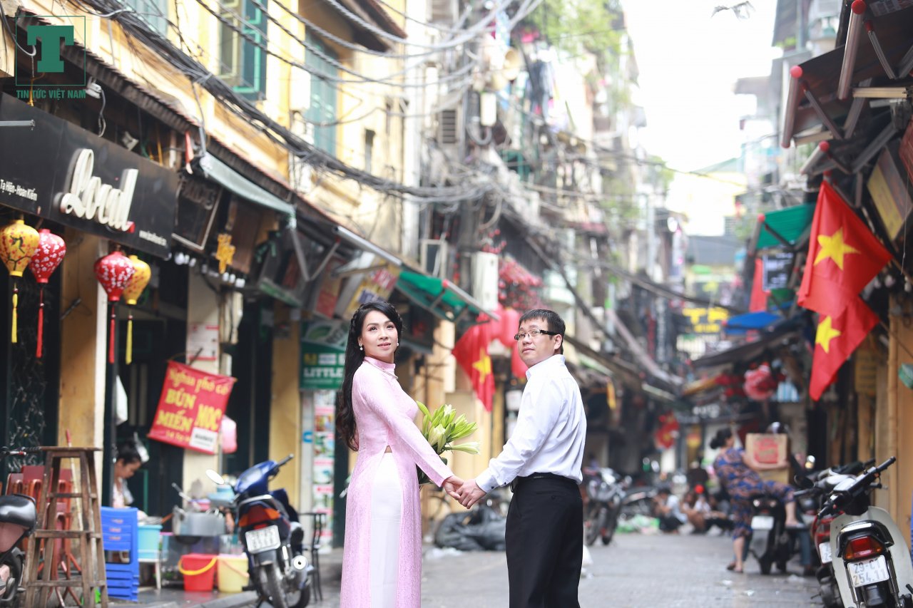 ha-noi-ruc-ro-co-hoa-chao-don-ngay-non-song-thong-nhat