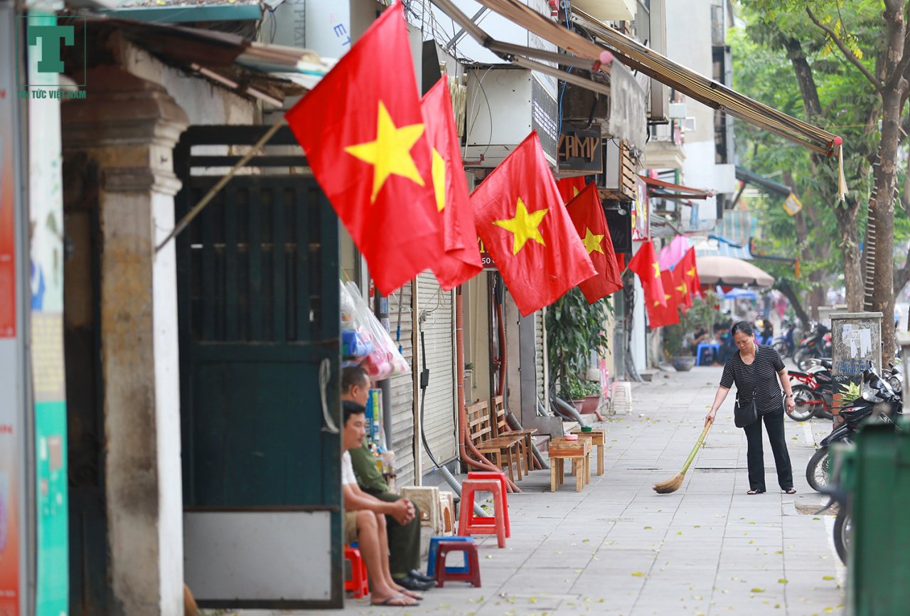 ha-noi-ruc-ro-co-hoa-chao-don-ngay-non-song-thong-nhat