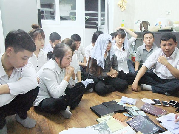 hoi-thanh-duc-chua-troi-lan-rong-o-tp-vinh-thach-thuc-xa-hoi-bang-nhung-chieu-tro-tinh-vi